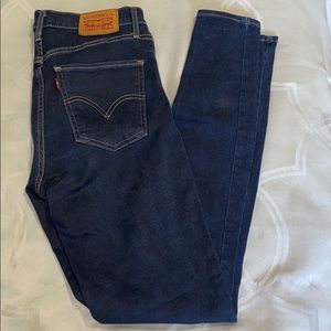 Levi skinny jeans/jeggings